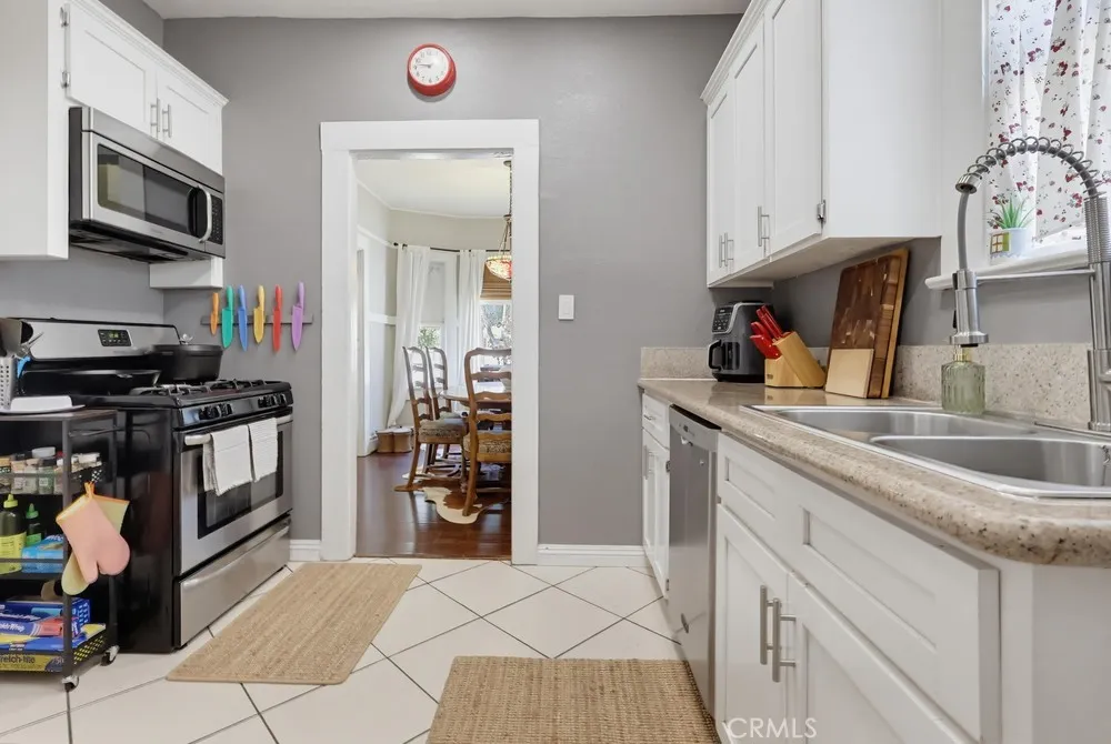 551 W 8th Street Long Beach, CA 90813
