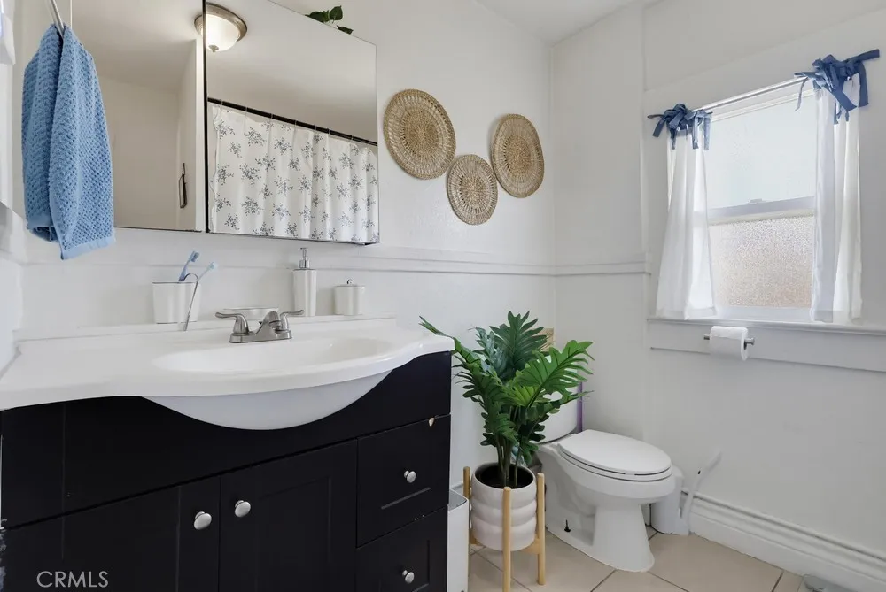 551 W 8th Street Long Beach, CA 90813