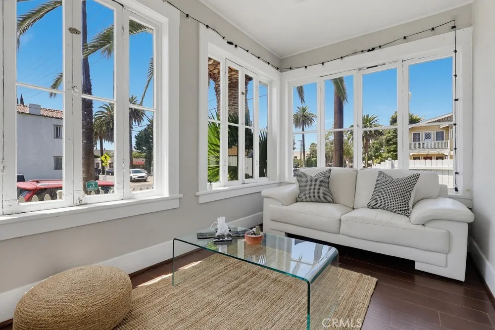 551 W 8th Street Long Beach, CA 90813