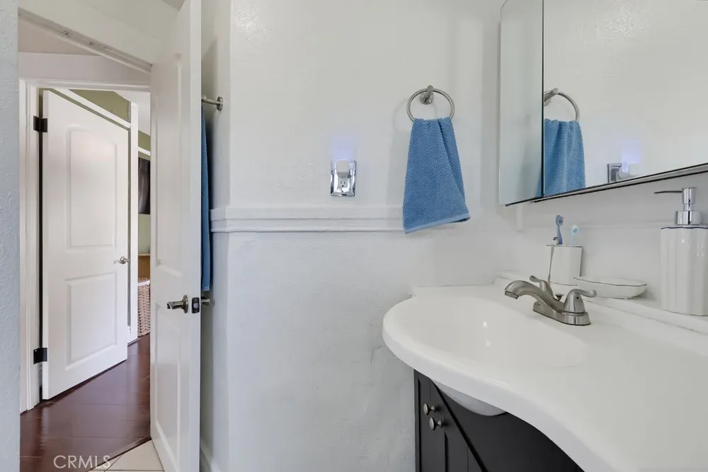 551 W 8th Street Long Beach, CA 90813
