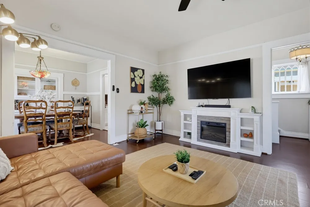 551 W 8th Street Long Beach, CA 90813