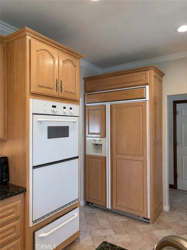 1675 Quince Way Upland, CA 91784