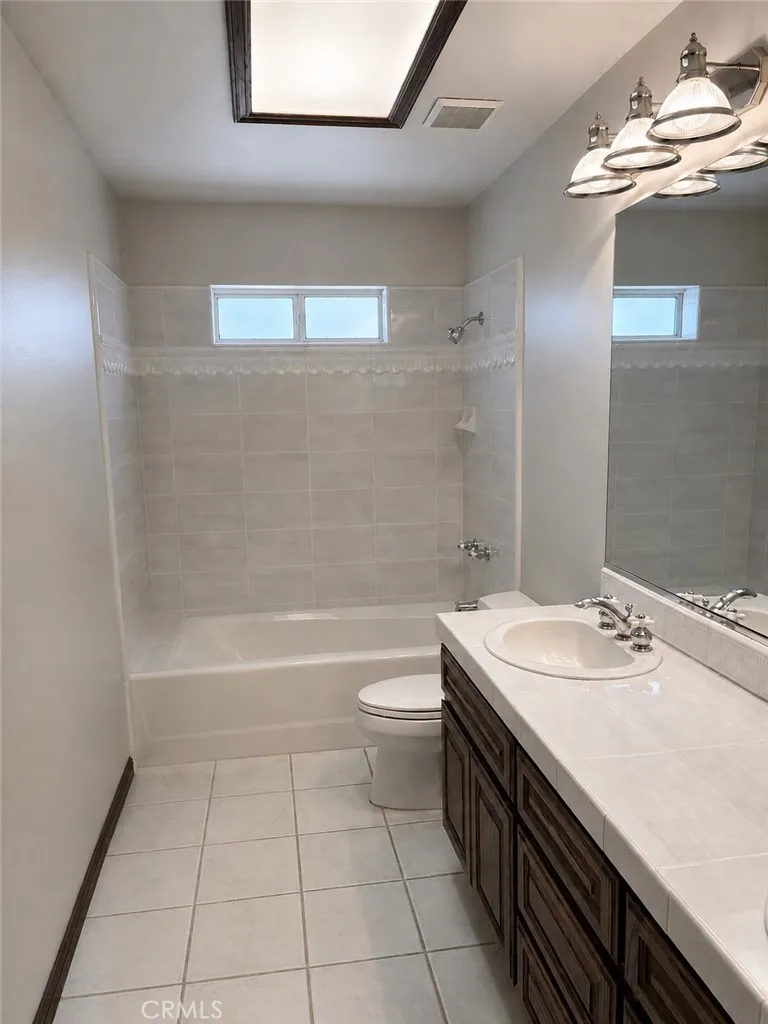 1675 Quince Way Upland, CA 91784