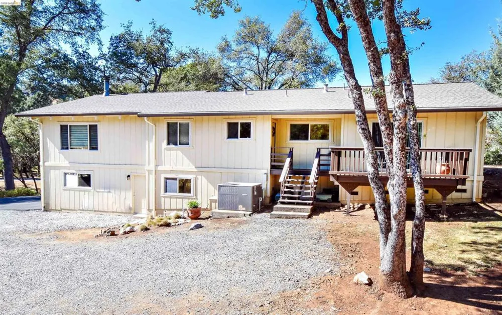 23101 Gold Springs Dr Columbia, CA 95310