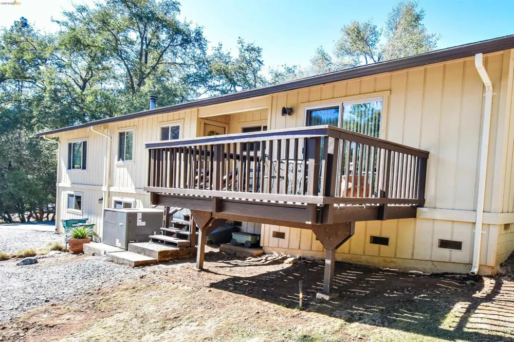 23101 Gold Springs Dr Columbia, CA 95310