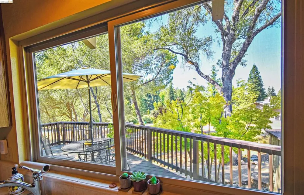 23101 Gold Springs Dr Columbia, CA 95310