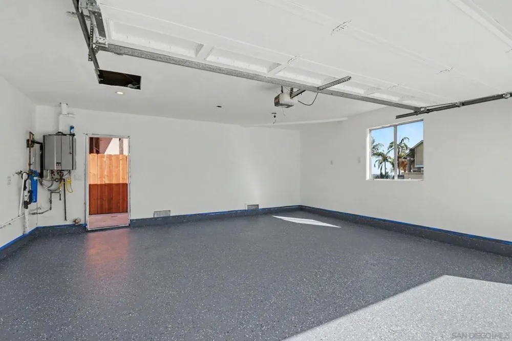 559 Glencrest Dr San Diego, CA 92139