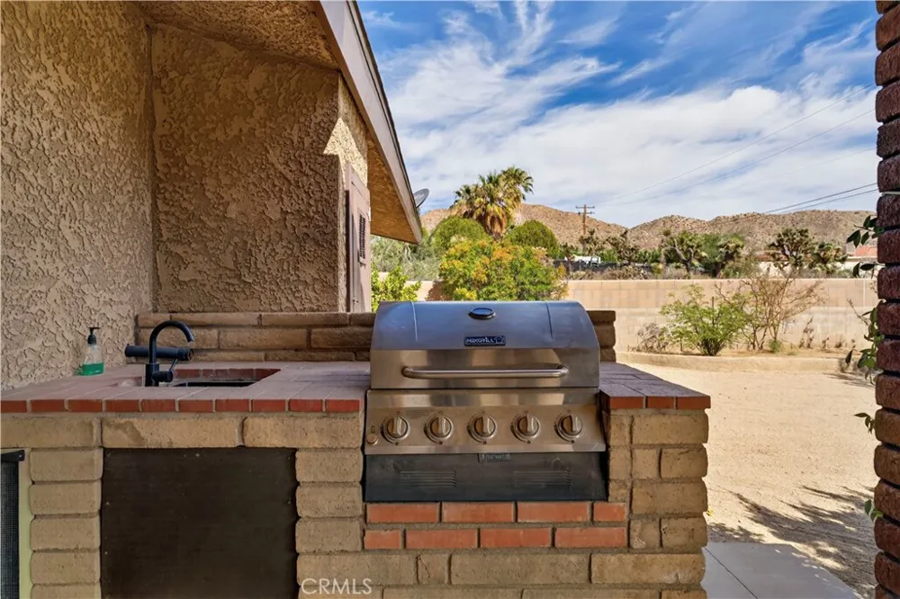 7569 San Remo Yucca Valley, CA 92284