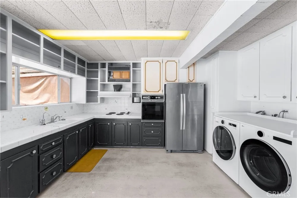 13704 Clark Bellflower, CA 90706