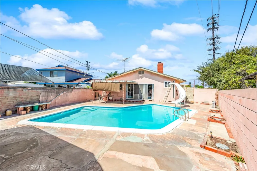 13704 Clark Bellflower, CA 90706