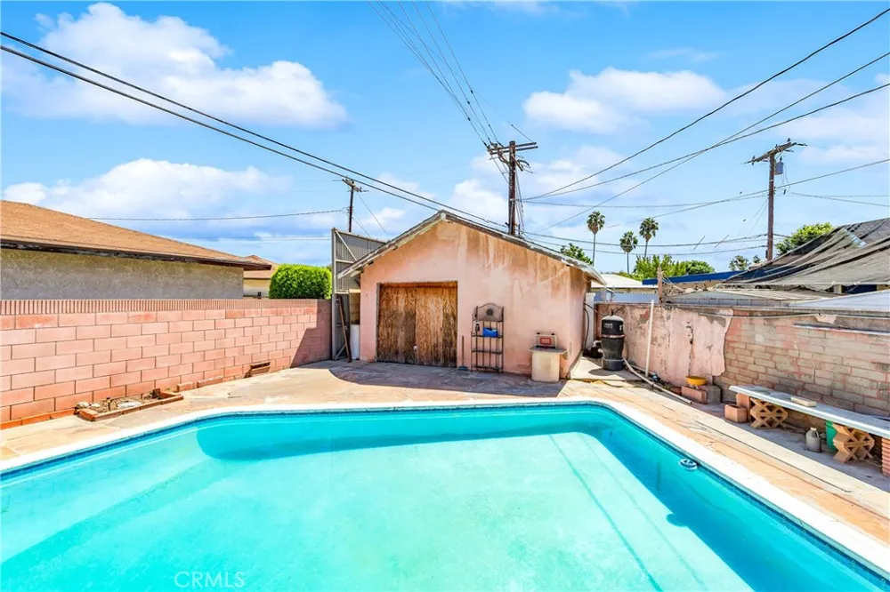 13704 Clark Bellflower, CA 90706