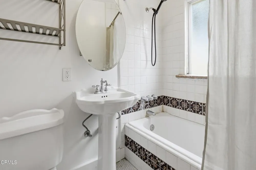 2381 Hyland Ave. Avenue Ventura, CA 93001