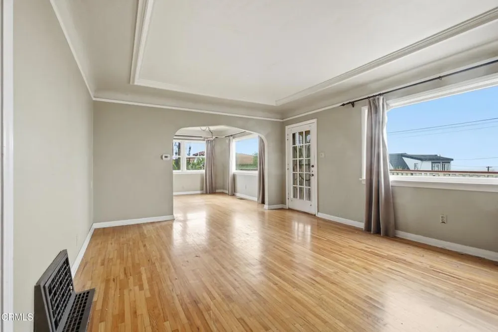 2381 Hyland Ave. Avenue Ventura, CA 93001