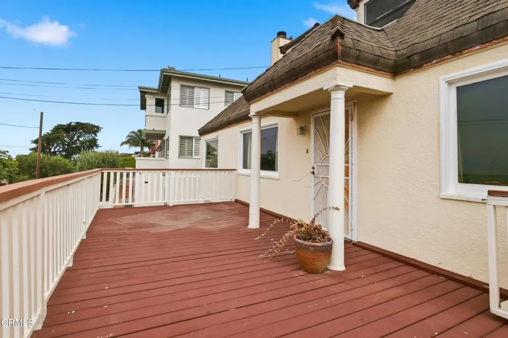 2381 Hyland Ave. Avenue Ventura, CA 93001