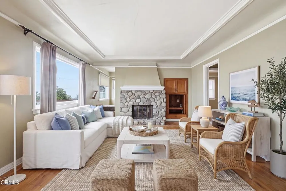 2381 Hyland Ave. Avenue Ventura, CA 93001