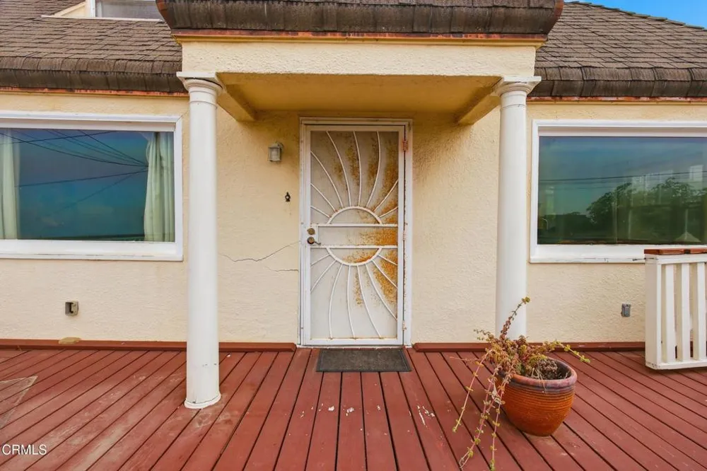 2381 Hyland Ave. Avenue Ventura, CA 93001