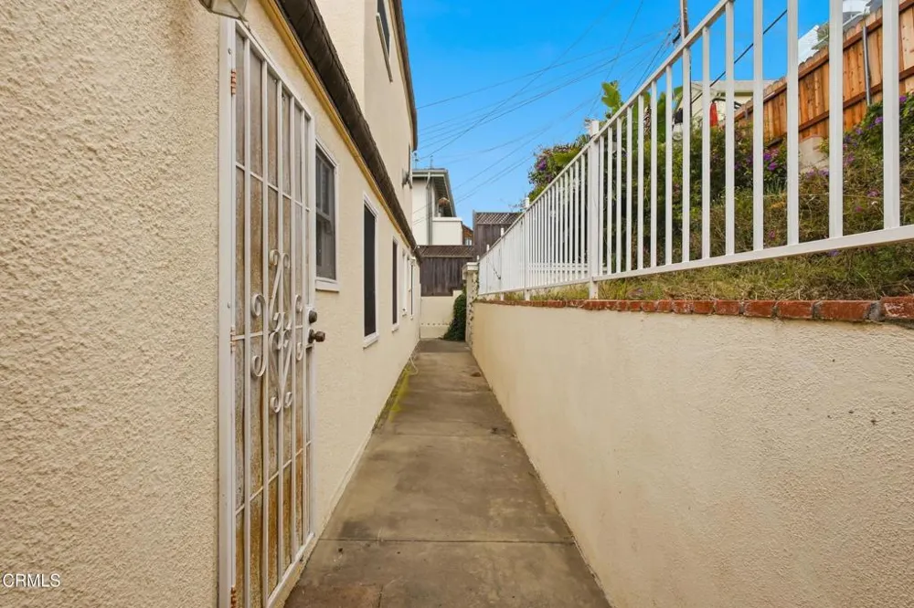 2381 Hyland Ave. Avenue Ventura, CA 93001
