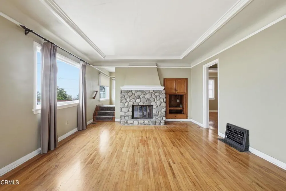 2381 Hyland Ave. Avenue Ventura, CA 93001