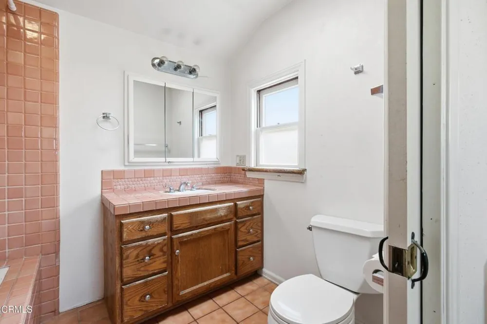 2381 Hyland Ave. Avenue Ventura, CA 93001