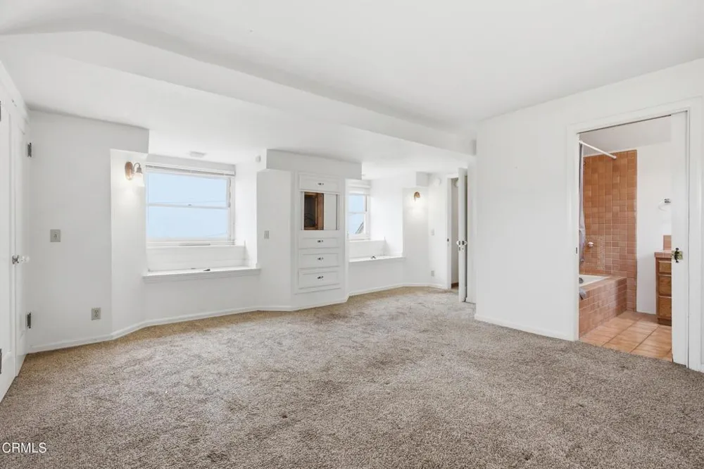 2381 Hyland Ave. Avenue Ventura, CA 93001