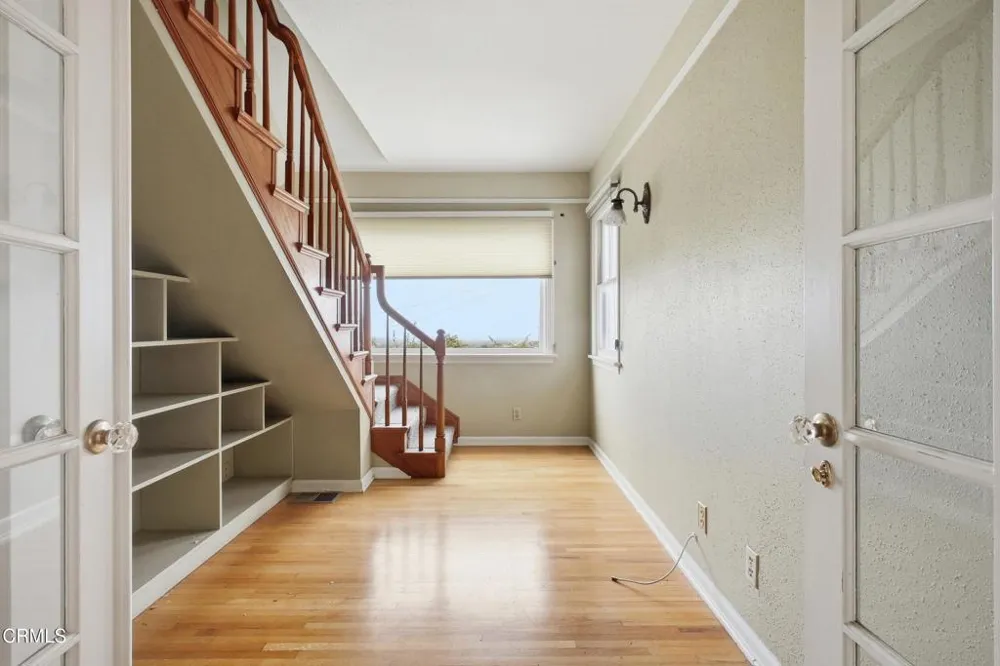 2381 Hyland Ave. Avenue Ventura, CA 93001