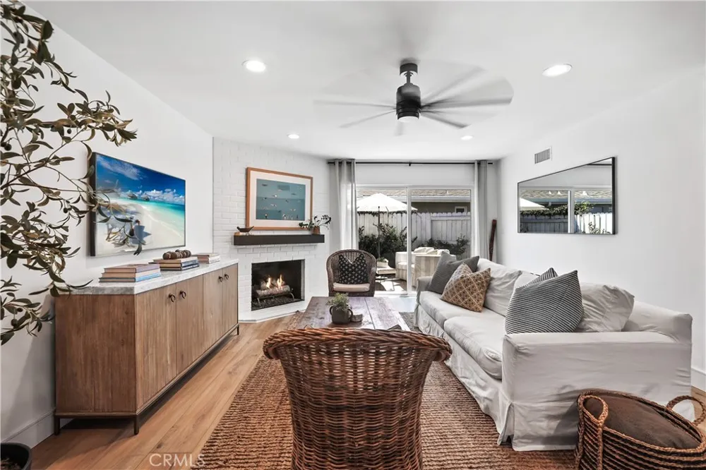 1741 Tustin Avenue #14D Costa Mesa, CA 92627