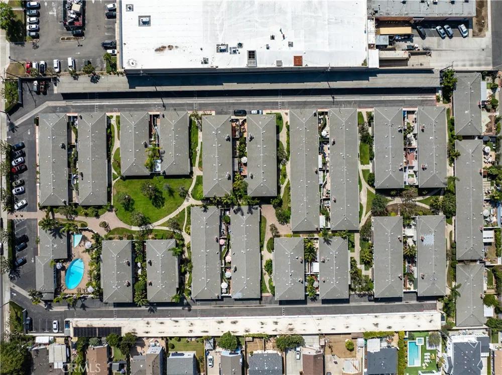 1741 Tustin Avenue #14D Costa Mesa, CA 92627