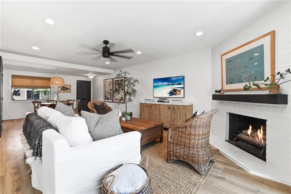 1741 Tustin Avenue #14D Costa Mesa, CA 92627