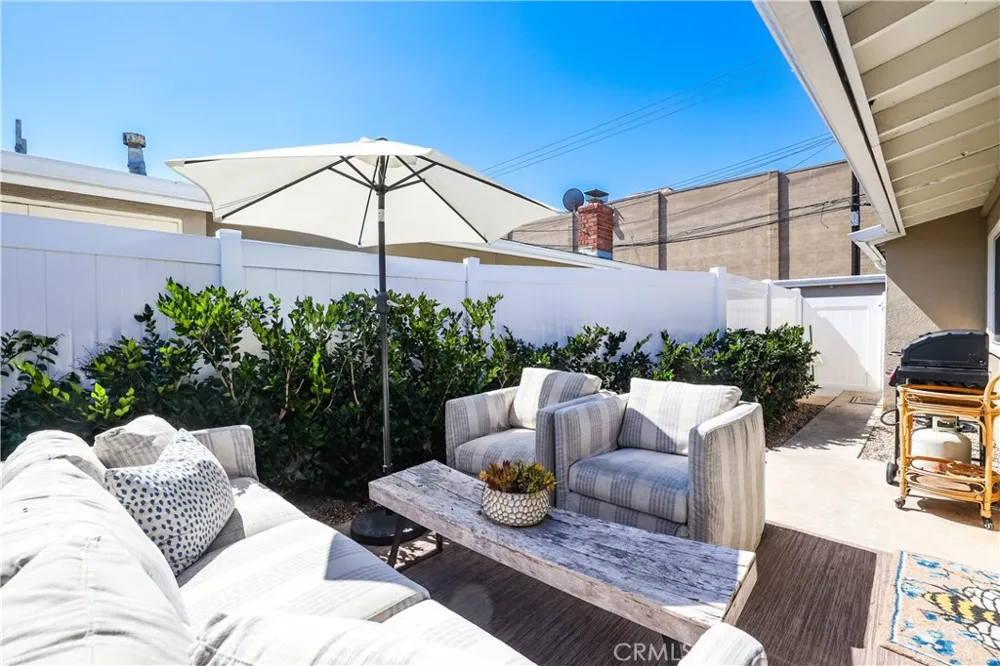 1741 Tustin Avenue #14D Costa Mesa, CA 92627