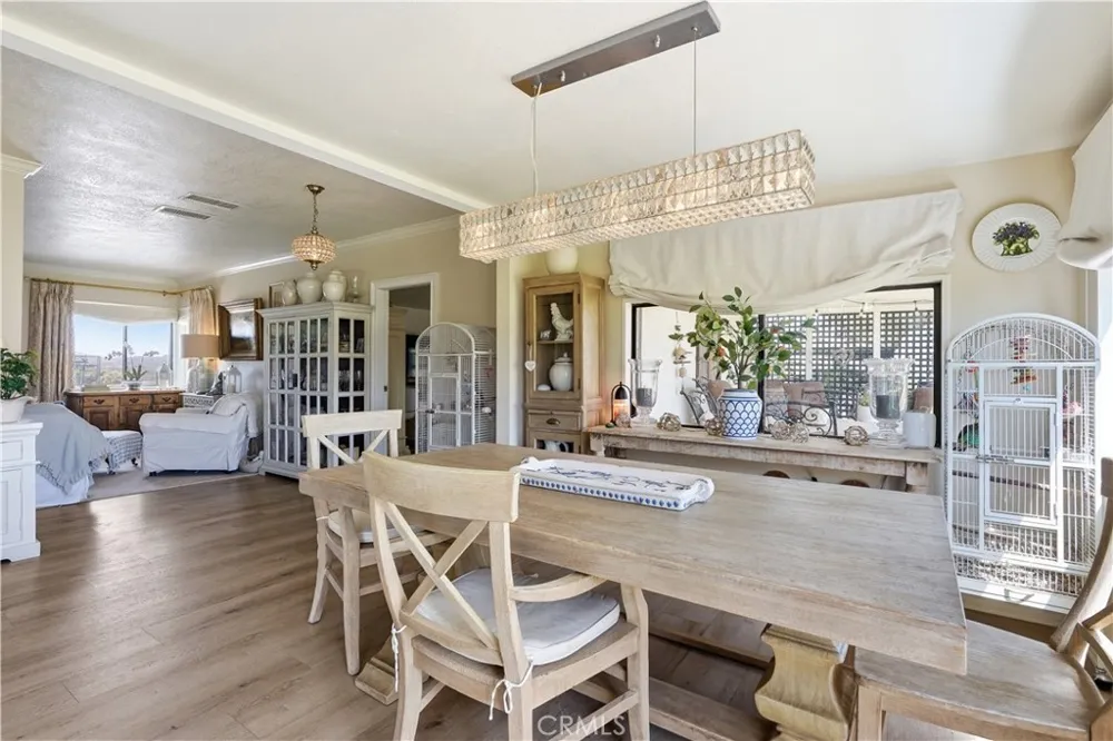 15761 Joshua Apple Valley, CA 92307