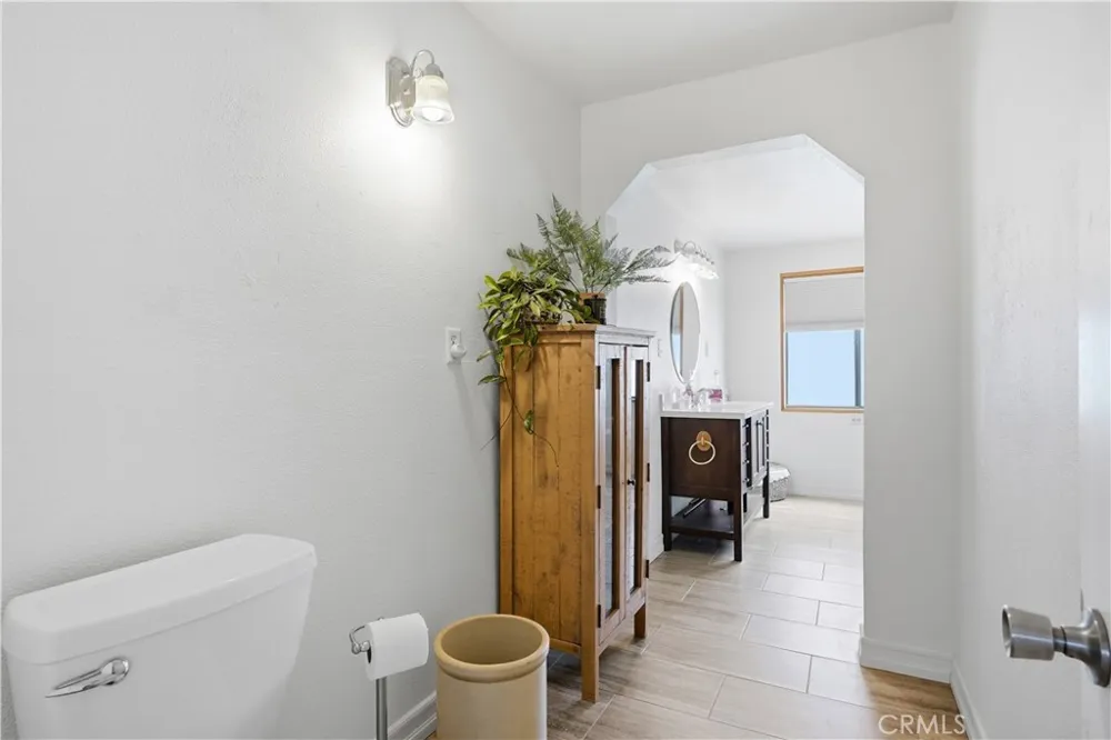 15761 Joshua Apple Valley, CA 92307
