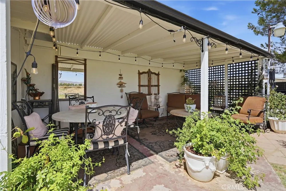 15761 Joshua Apple Valley, CA 92307