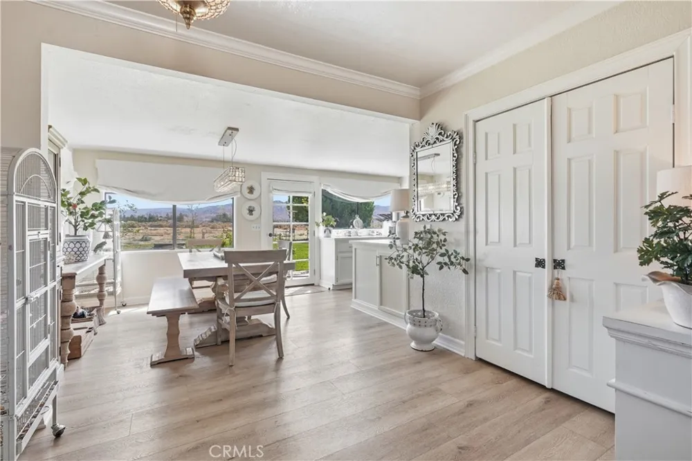 15761 Joshua Apple Valley, CA 92307