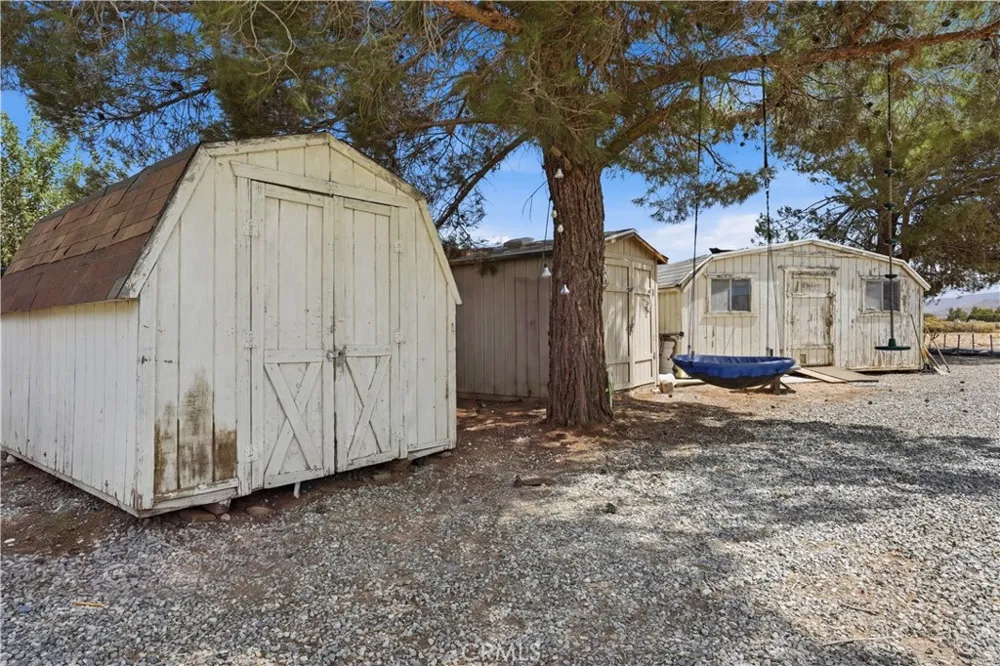 15761 Joshua Apple Valley, CA 92307