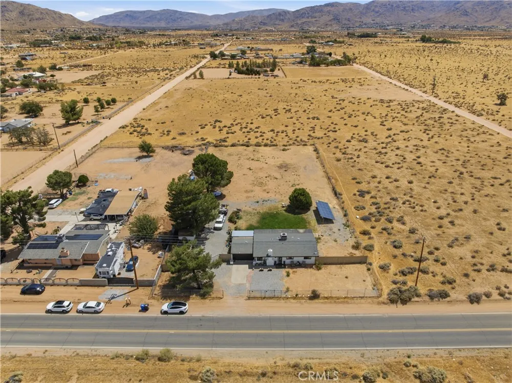 15761 Joshua Apple Valley, CA 92307