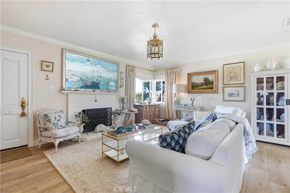 15761 Joshua Apple Valley, CA 92307
