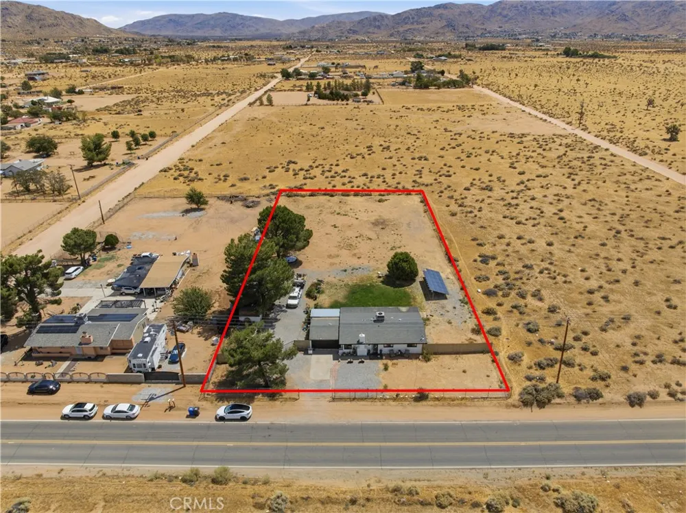 15761 Joshua Apple Valley, CA 92307