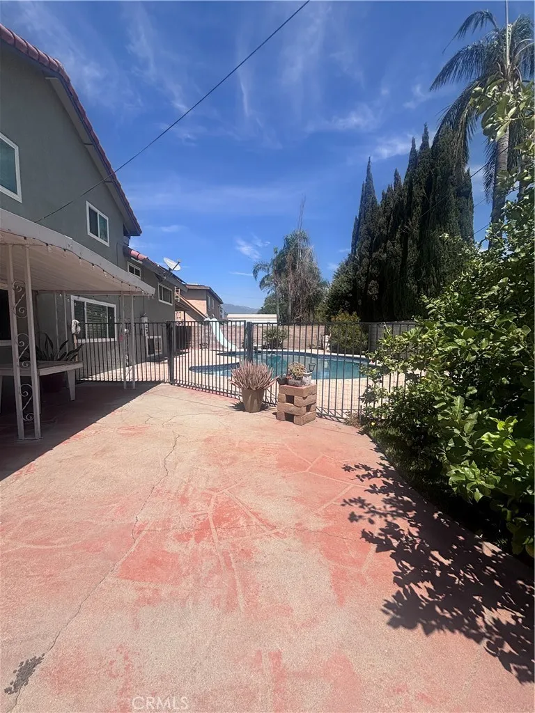 19559 Oakland Rialto, CA 92377