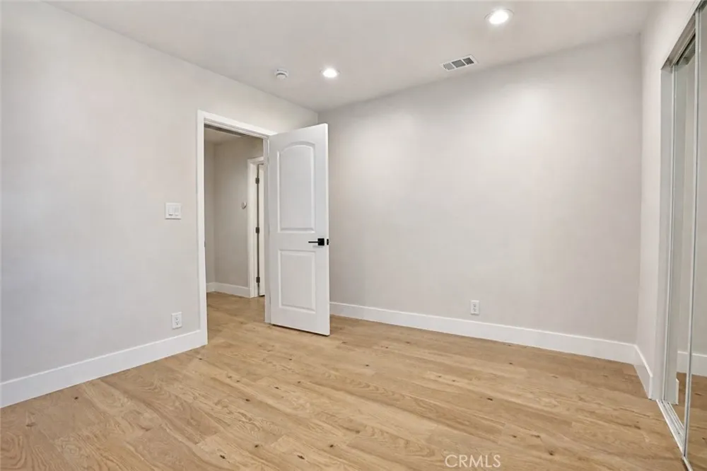 3432 Larissa Los Angeles, CA 90026
