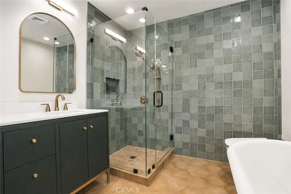 3432 Larissa Los Angeles, CA 90026