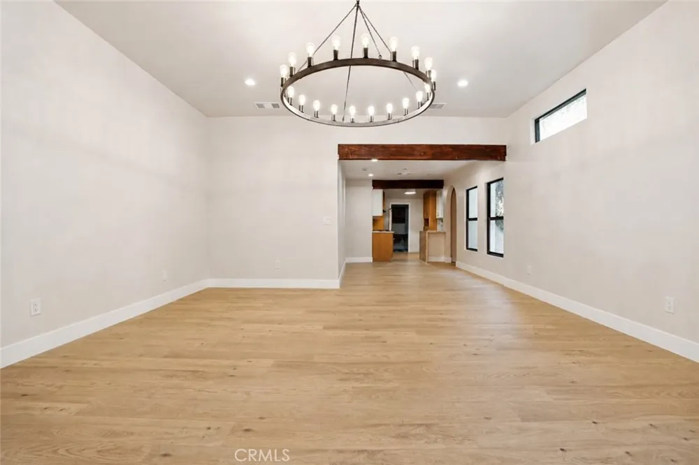 3432 Larissa Los Angeles, CA 90026