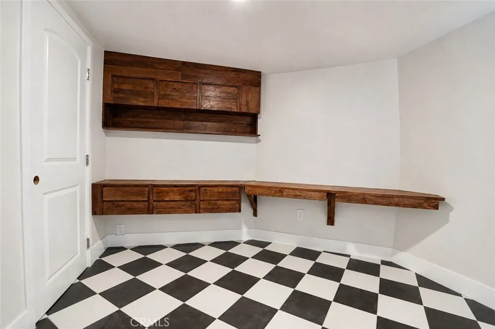 3432 Larissa Los Angeles, CA 90026