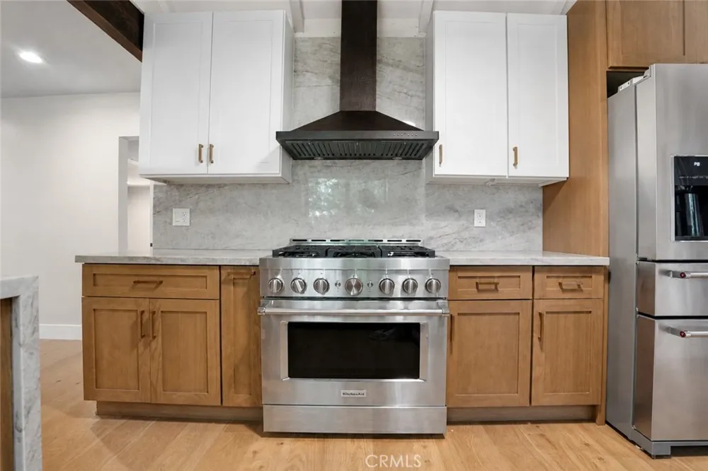 3432 Larissa Los Angeles, CA 90026