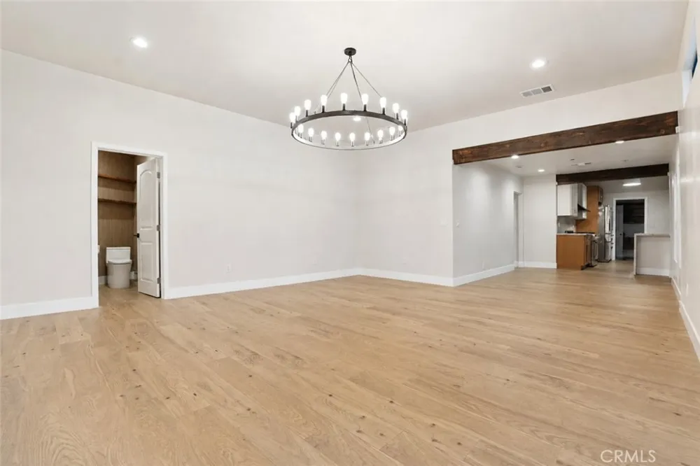 3432 Larissa Los Angeles, CA 90026