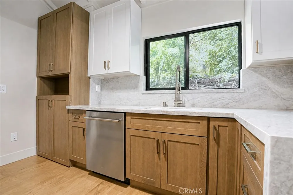 3432 Larissa Los Angeles, CA 90026