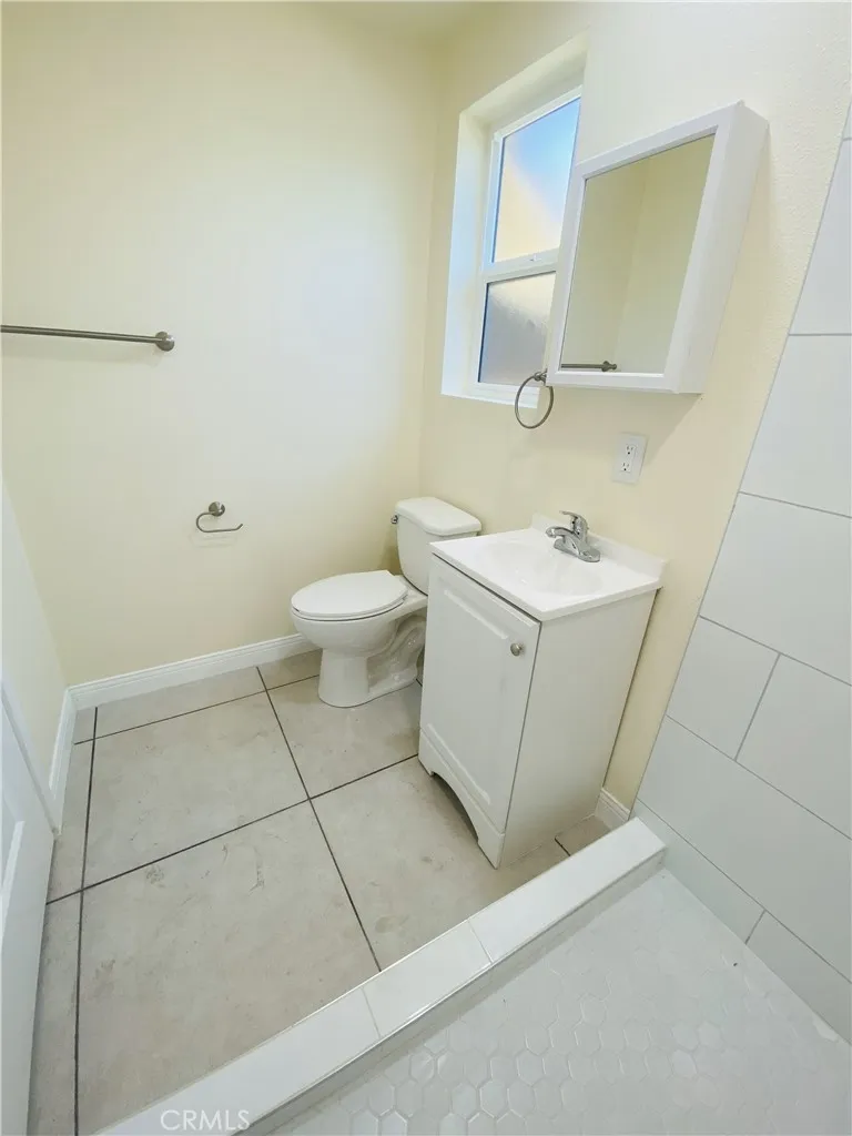 2558 W Lullaby Lane #STUDIO Anaheim, CA 92804