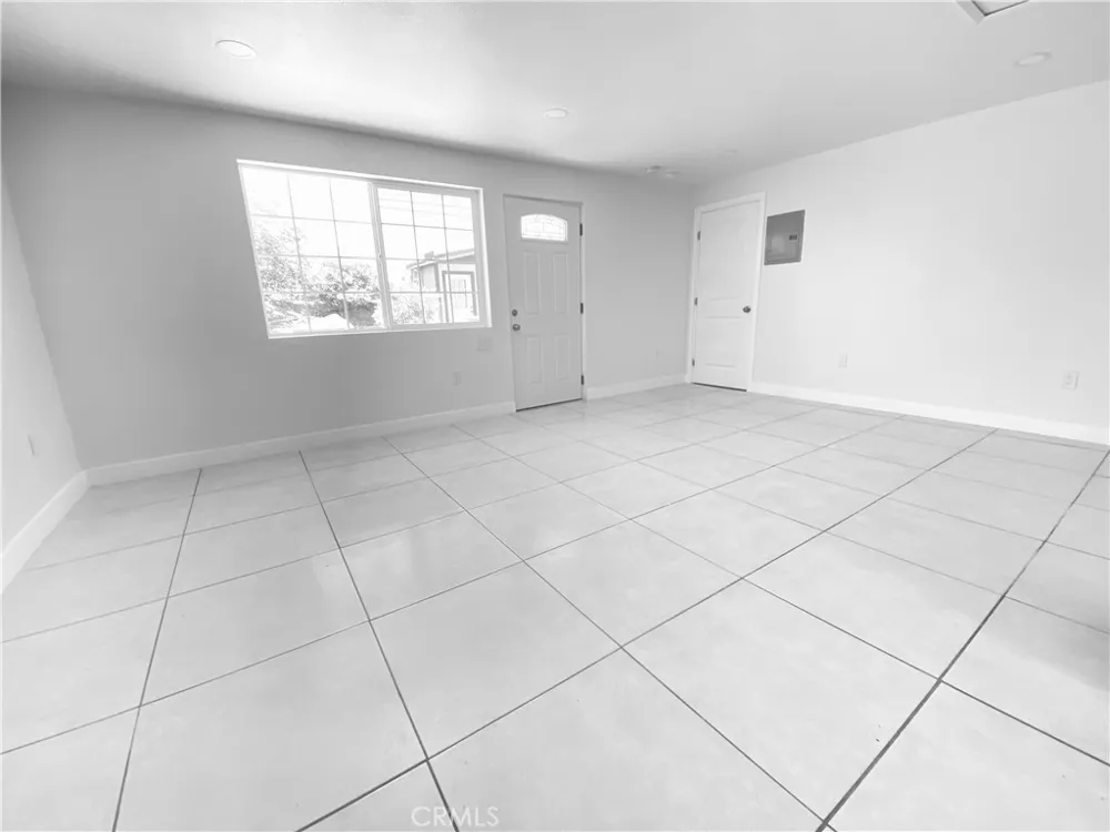 2558 W Lullaby Lane #STUDIO Anaheim, CA 92804