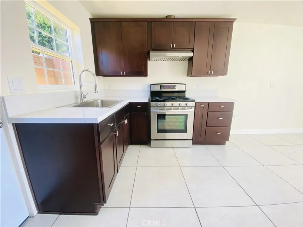 2558 W Lullaby Lane #STUDIO Anaheim, CA 92804