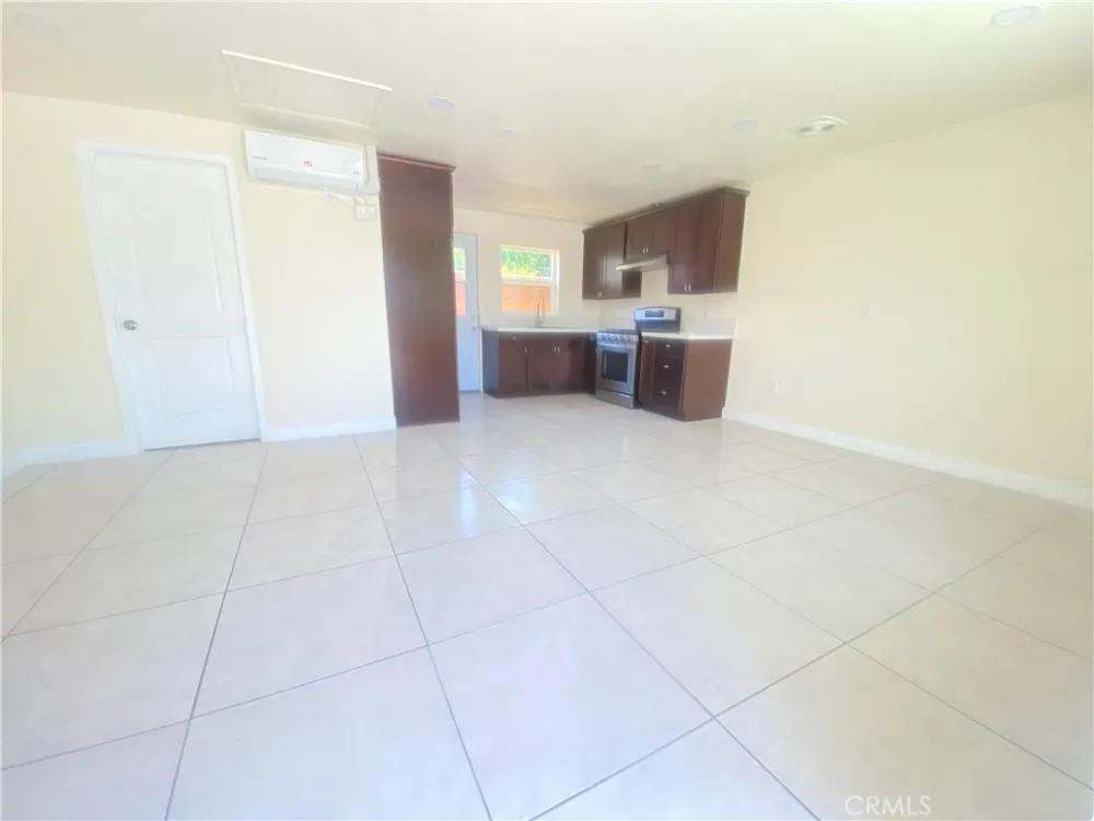 2558 W Lullaby Lane #STUDIO Anaheim, CA 92804