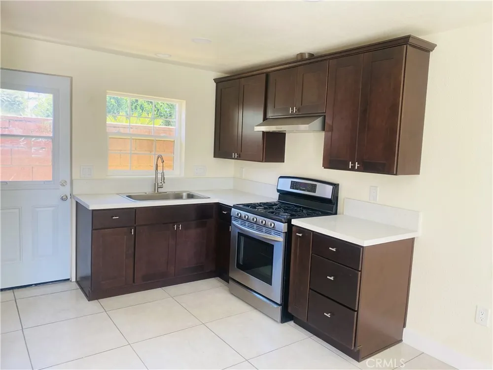2558 W Lullaby Lane #STUDIO Anaheim, CA 92804
